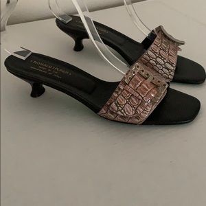💥Donald J Pliner  Sandal- Size 10💥